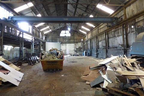 Workshop & retail space to rent - Albion Parade, Canal Basin, Gravesend