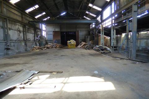 Workshop & retail space to rent - Albion Parade, Canal Basin, Gravesend