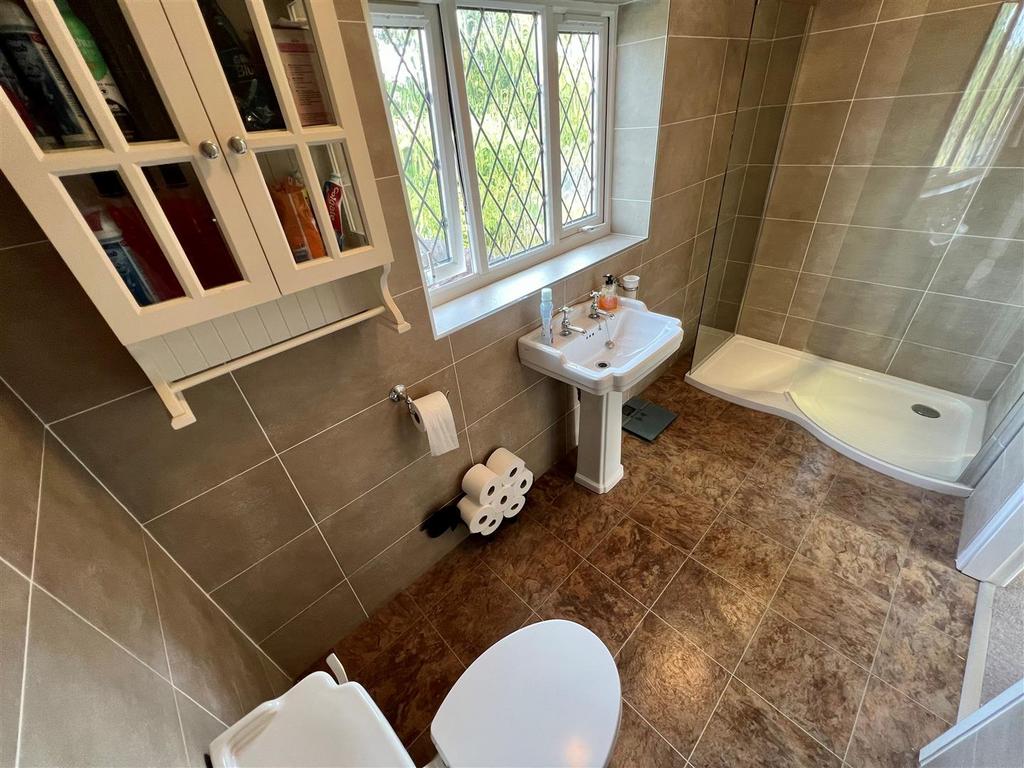 En suite shower room