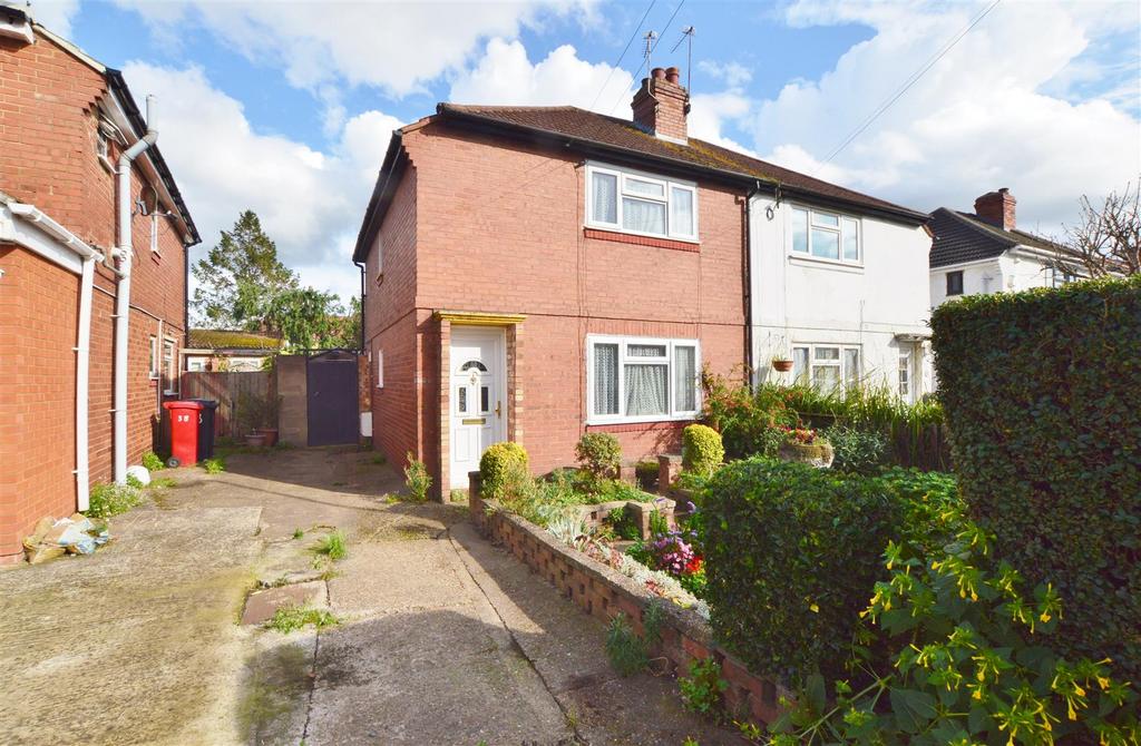 Canterbury Avenue, Slough 3 bed semidetached house £375,000