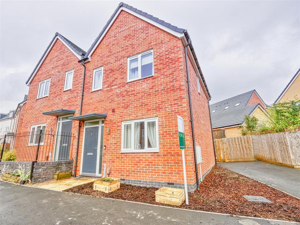 Tupton Road, Chesterfield S45 2 bed semidetached house for sale £180,000