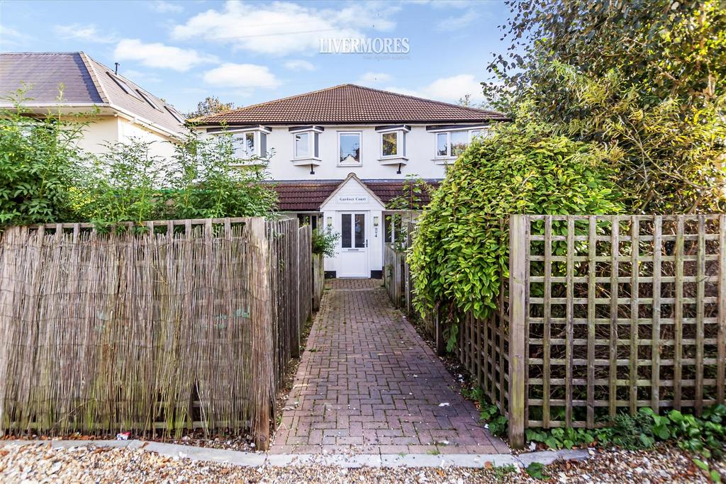 Crayford Way, Crayford, Kent 1 bed apartment for sale £230,000