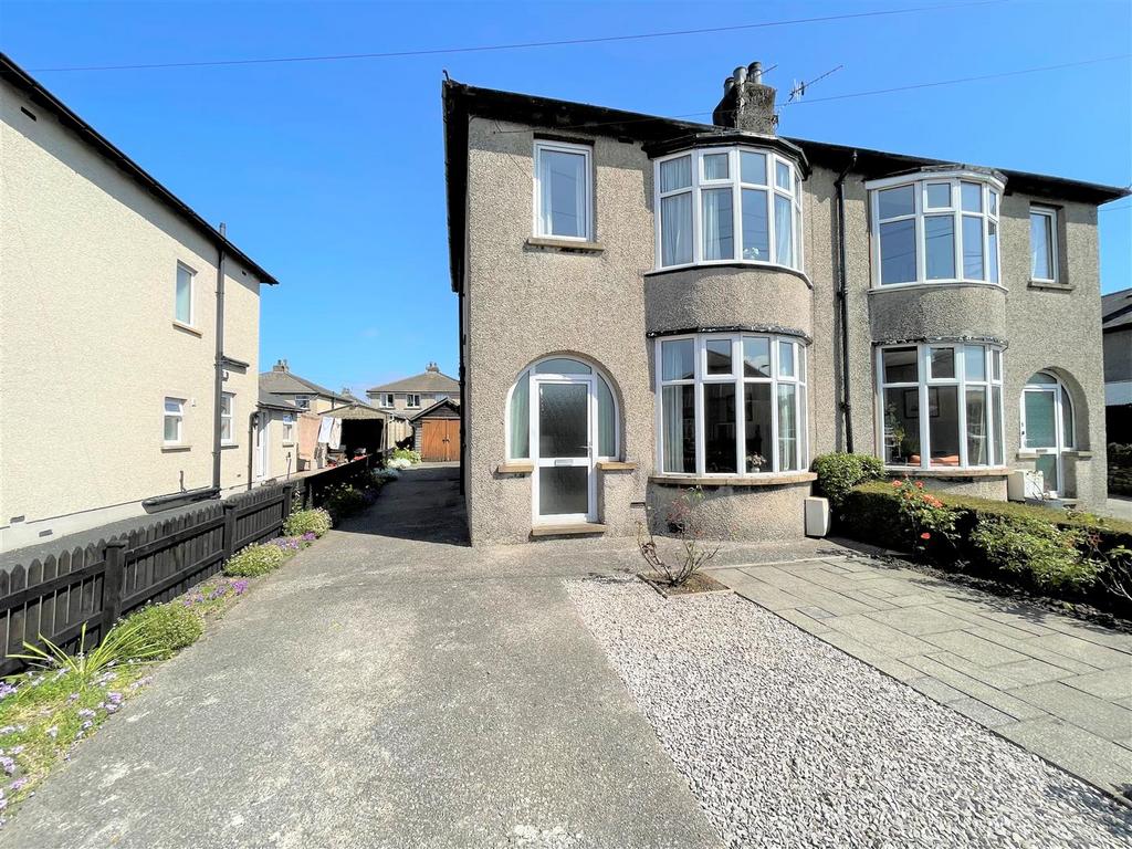 Finley Drive, Kendal LA9 3 bed house for sale £255,000