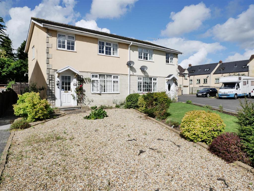 Curzon Close, Calne 3 bed semidetached house for sale £245,000