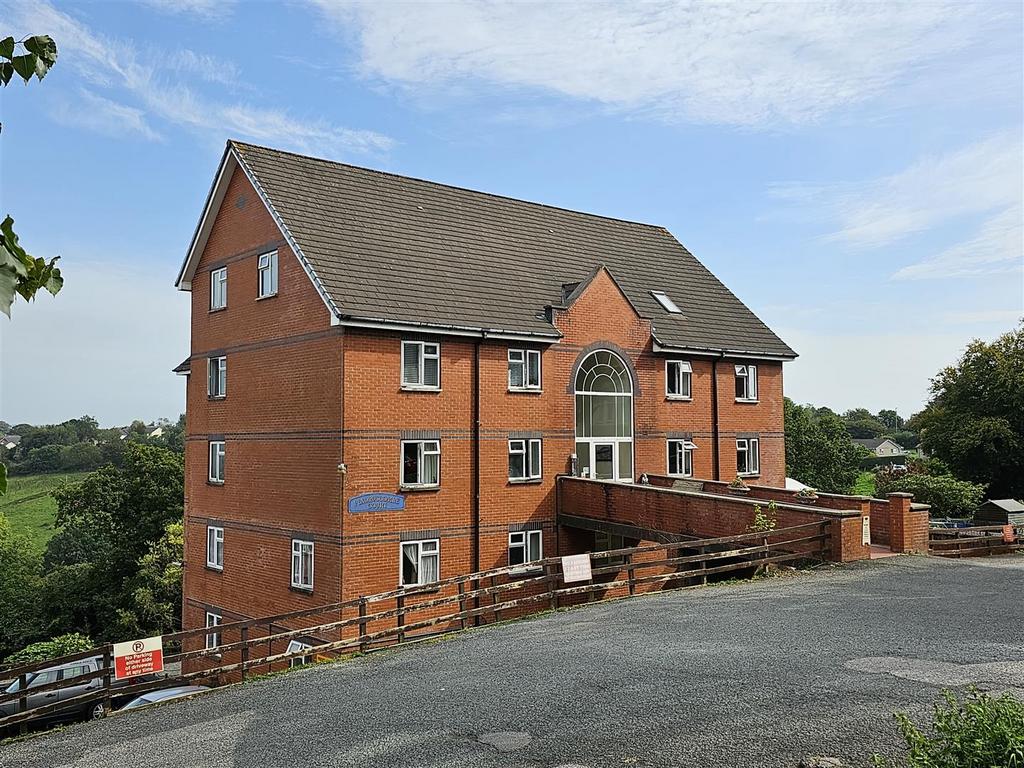 Tavistock Road, Launceston 2 bed retirement property for sale £105,000