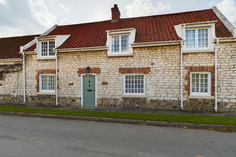 5 bedroom cottage for sale, West Street, Flamborough