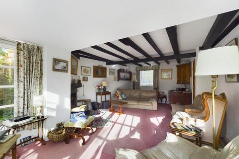 5 bedroom cottage for sale, West Street, Flamborough