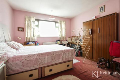 41 Forest Road, Cheshunt, Waltham Cross, EN8 9DB