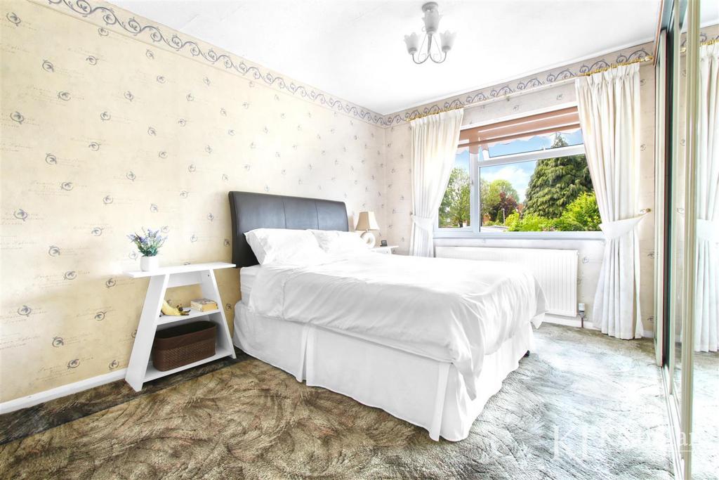 Bed 1.jpg