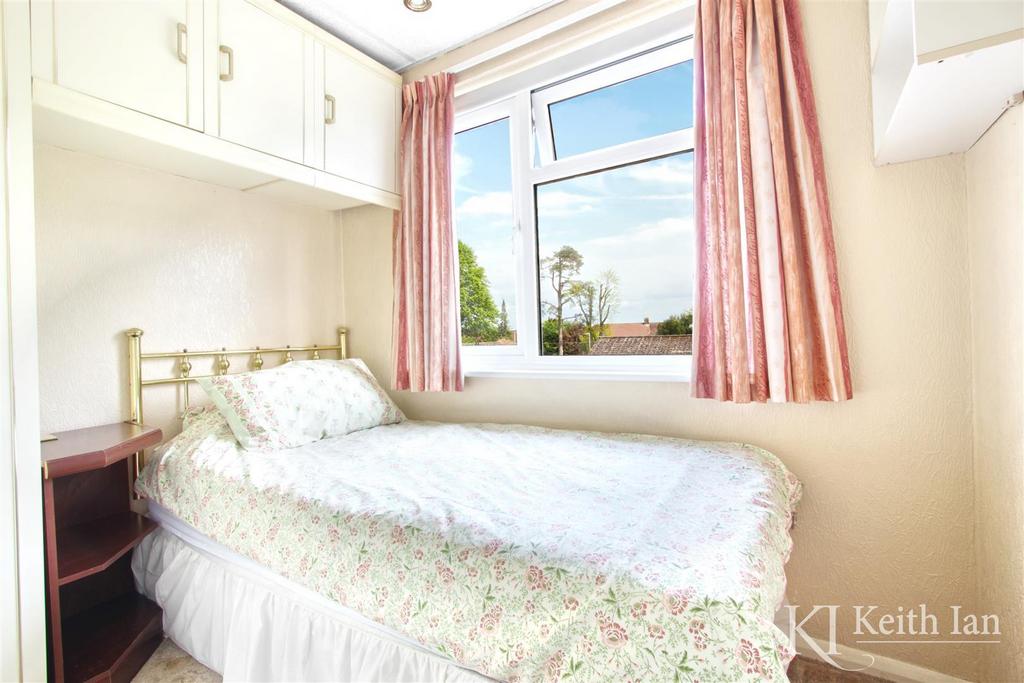Bed 3.jpg