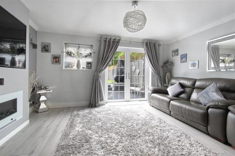 47 Valence Drive, Cheshunt, Waltham Cross, EN7 6HY