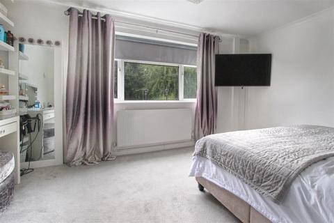 47 Valence Drive, Cheshunt, Waltham Cross, EN7 6HY
