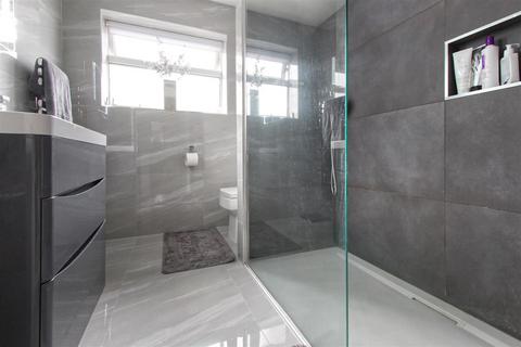 47 Valence Drive, Cheshunt, Waltham Cross, EN7 6HY