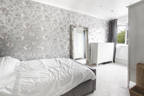 47 Valence Drive, Cheshunt, Waltham Cross, EN7 6HY