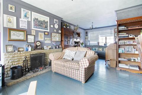 58 Hammondstreet Road, Cheshunt, Waltham Cross, EN7 6NT