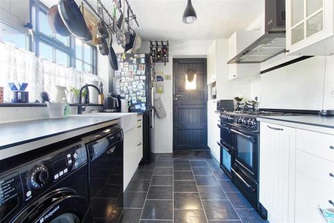 58 Hammondstreet Road, Cheshunt, Waltham Cross, EN7 6NT