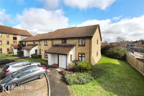 74 King Arthur Court, Cheshunt, Waltham Cross, EN8 8EH