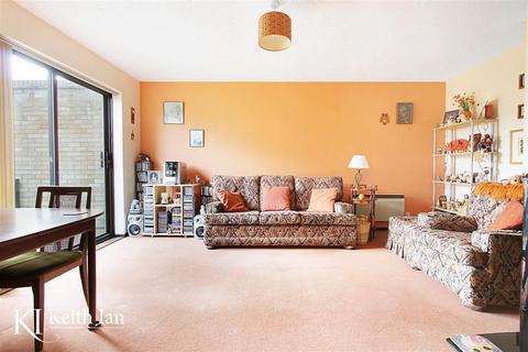 74 King Arthur Court, Cheshunt, Waltham Cross, EN8 8EH