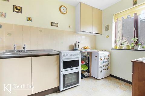 74 King Arthur Court, Cheshunt, Waltham Cross, EN8 8EH