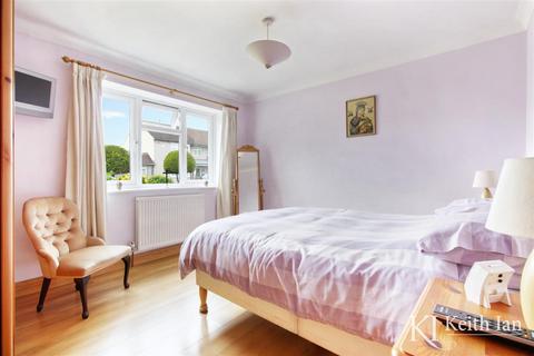 138 Eastfield Road, Waltham Cross, EN8 7ET