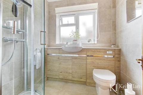 138 Eastfield Road, Waltham Cross, EN8 7ET