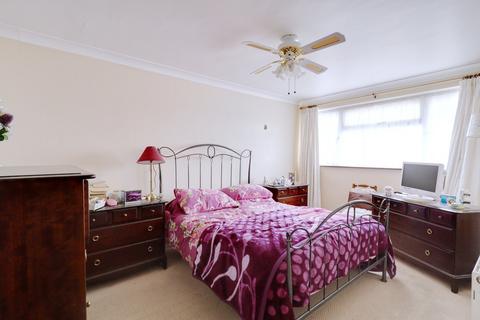 12 Stanhope Road, Rainham, RM13 7RP