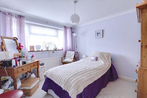 12 Stanhope Road, Rainham, RM13 7RP