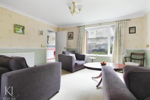 39 Davison Drive, Cheshunt, Waltham Cross, EN8 0SP