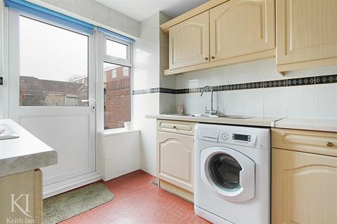 39 Davison Drive, Cheshunt, Waltham Cross, EN8 0SP