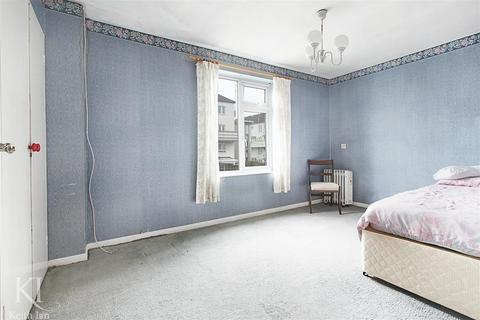 39 Davison Drive, Cheshunt, Waltham Cross, EN8 0SP