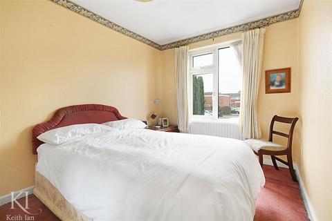 39 Davison Drive, Cheshunt, Waltham Cross, EN8 0SP