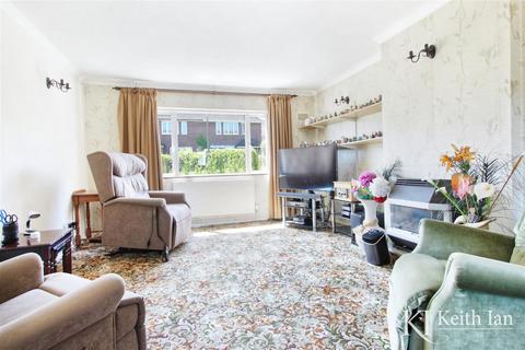 2 Grove Path, Cheshunt, Waltham Cross, EN7 5AS