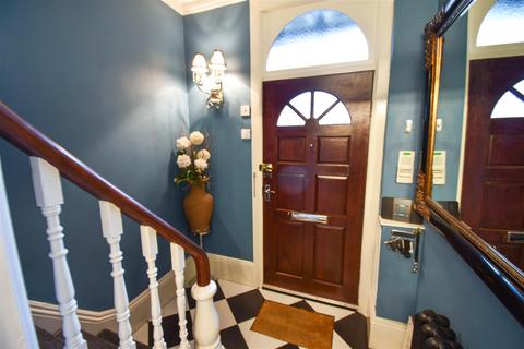 4 bedroom character property for sale, St. James Terrace, Buxton