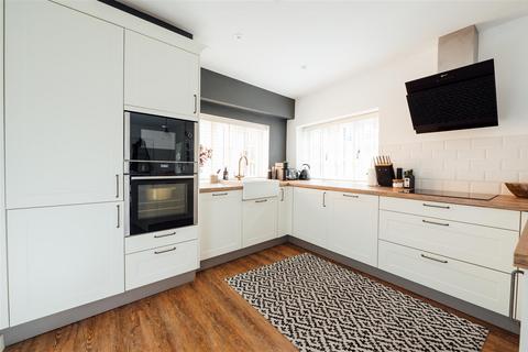 Apartment 1, Manor Court, 26b Bancroft, Hitchin, SG5 1JW
