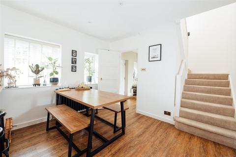 Apartment 1, Manor Court, 26b Bancroft, Hitchin, SG5 1JW