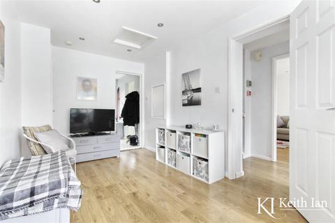 16 Sycamore Close, Cheshunt, Waltham Cross, EN7 6BF