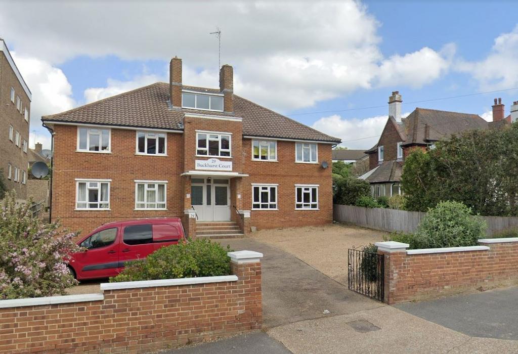 Buckhurst Road, BexhillonSea, TN40 2 bed flat for sale £289,950