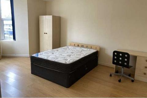 3 bedroom flat to rent - Rothbury Terrace, Newcastle upon Tyne, NE6 5XJ