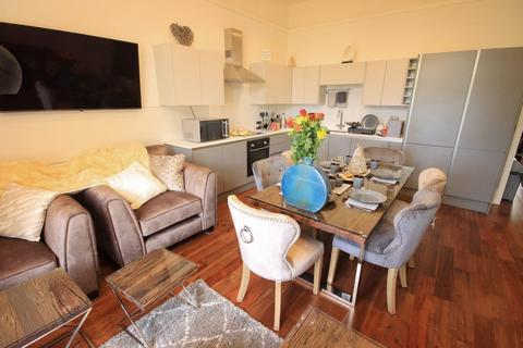 3 bedroom flat for sale, Watcombe Beach Road, Torquay