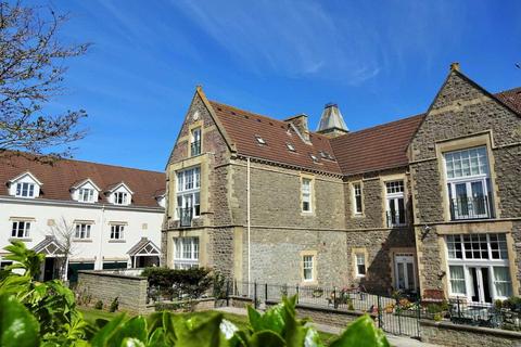 2 bedroom flat to rent, Royal Court, Uphill Road North
