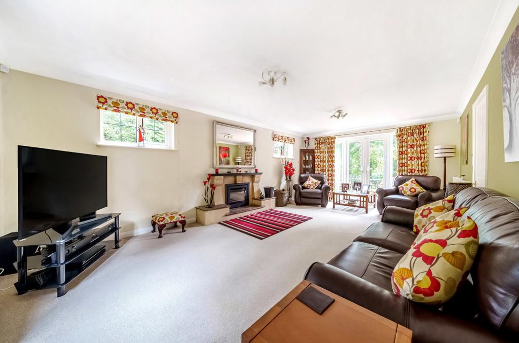Straight Mile, Ampfield, Romsey, Hampshire, SO51 5 bed detached house
