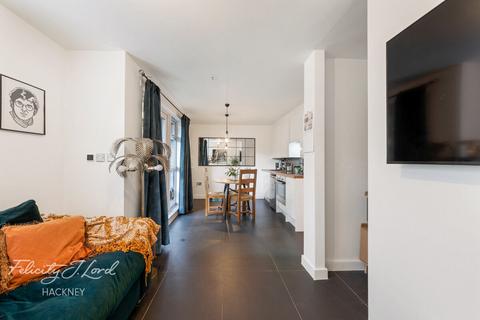 16 Linscott Road, London, E5 0RD