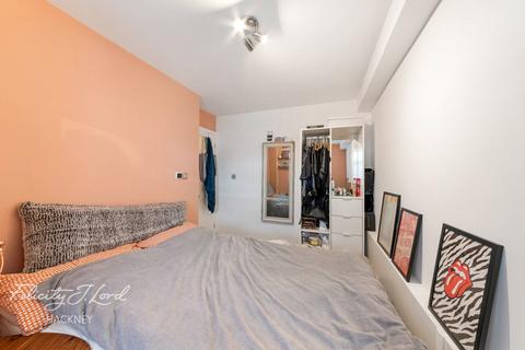 16 Linscott Road, London, E5 0RD