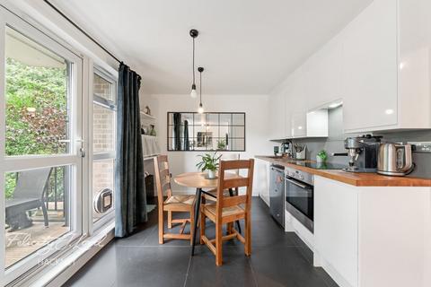 16 Linscott Road, London, E5 0RD