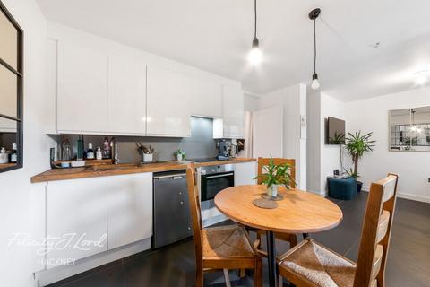 16 Linscott Road, London, E5 0RD
