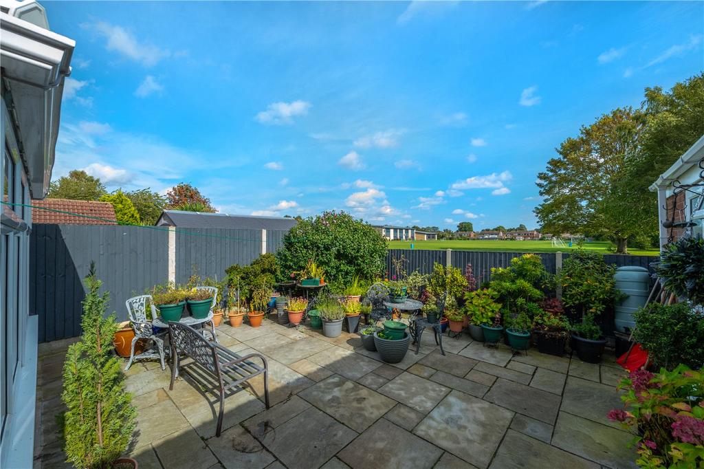Elmtree Road, Ruskington, Sleaford, Lincolnshire, NG34 3 bed detached house for sale £259,950