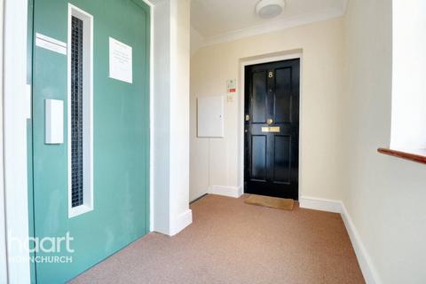 2 bedroom apartment for sale, Bowers, Ayloffs Walk, HORNCHURCH