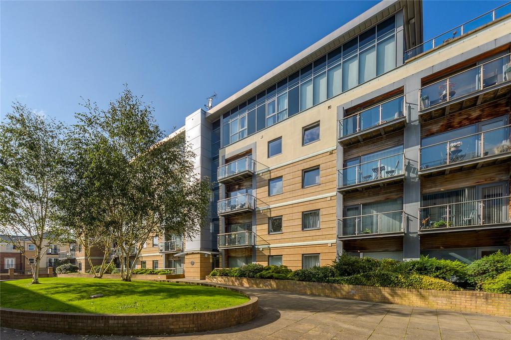 Grove Park Oval, Gosforth, Newcastle Upon Tyne, Tyne & Wear, NE3 2 bed