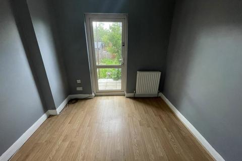 2 bedroom maisonette for sale - London Road, Northfleet, Gravesend, Kent, DA11 9JR