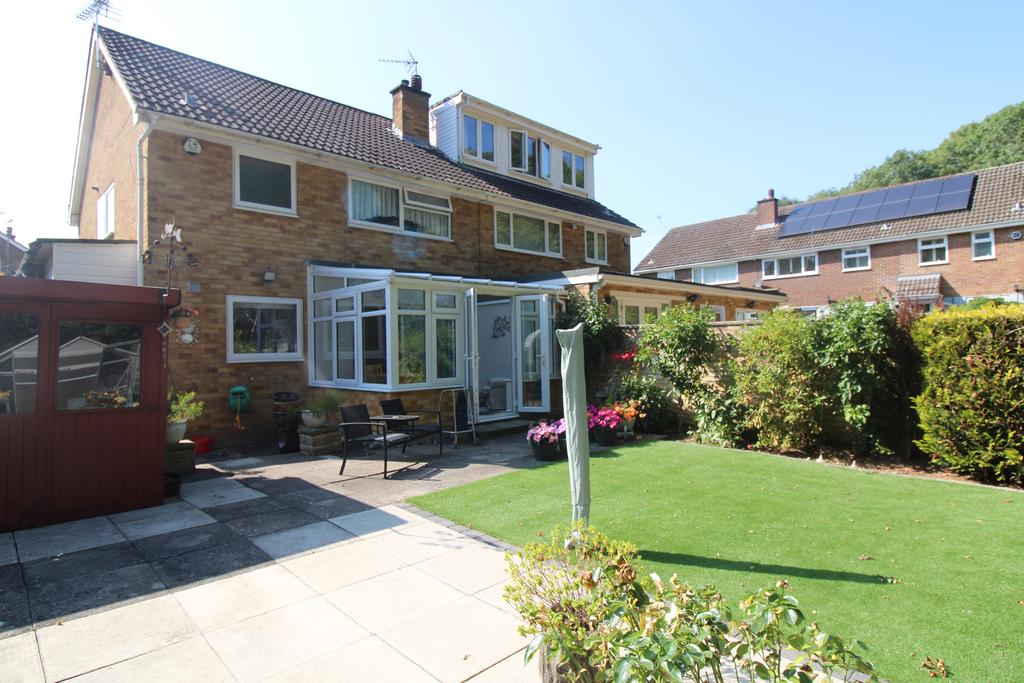 Oakwood Close, Stevenage SG2 3 bed semidetached house for sale £425,000